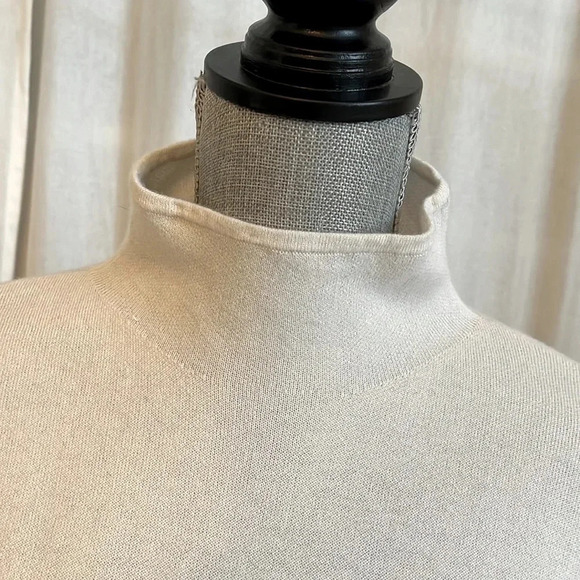VINEYARD VINES Merino Wool Movk Neck Sweater Bell Sleeve, Size  M - Picture 2 of 9